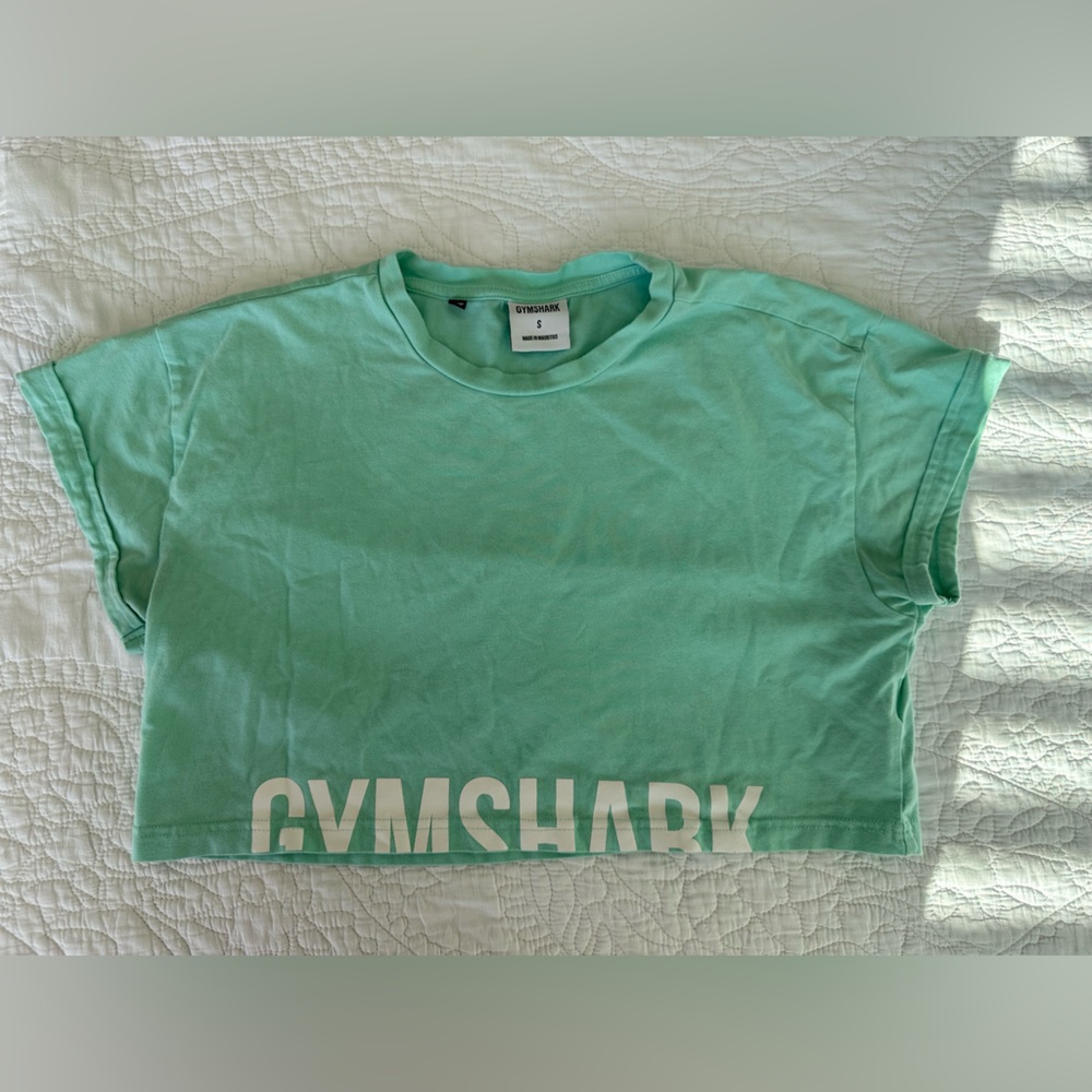 Cropped Gymshark T-shirt